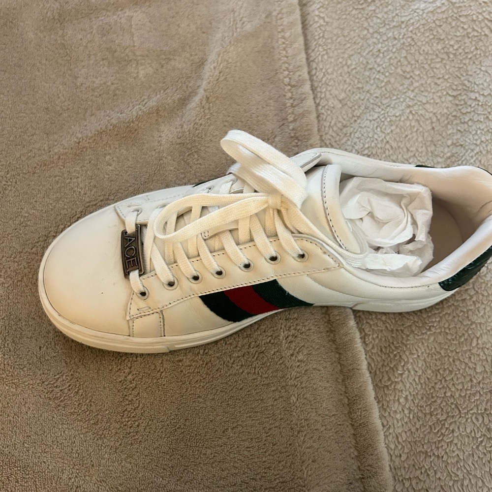 WOMEN'S GUCCI ACE SNEAKER WITH WEB